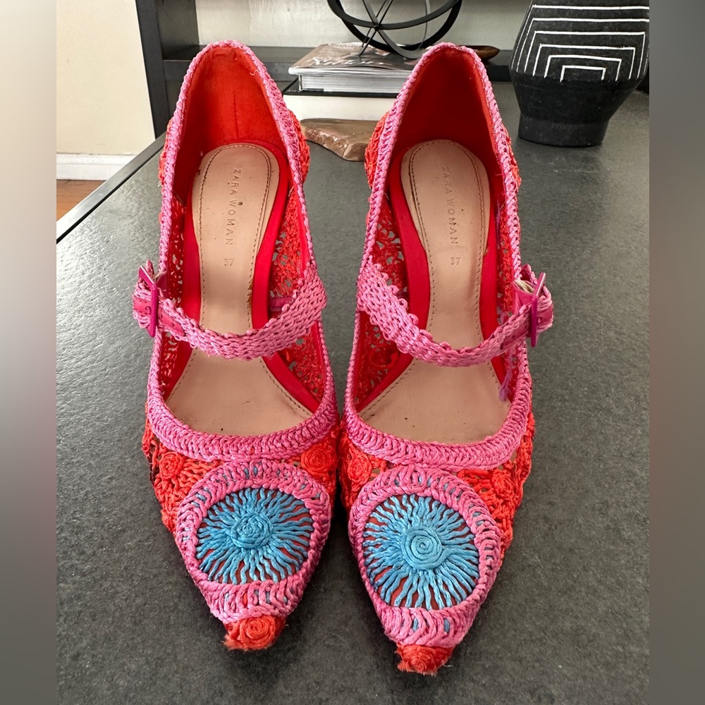 Zara colorful Pumps